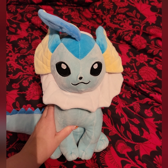 Vaporeon plush - Picture 1 of 3